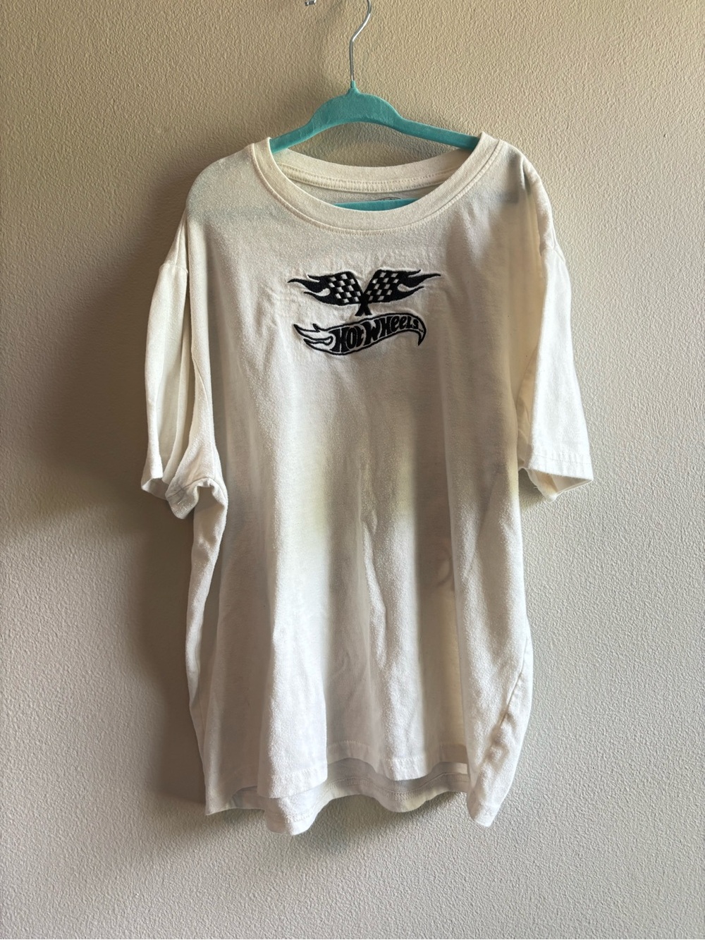 Hot Wheels Kids' Embroidered LogoShort Sleeve Tee in Cream Race to Win